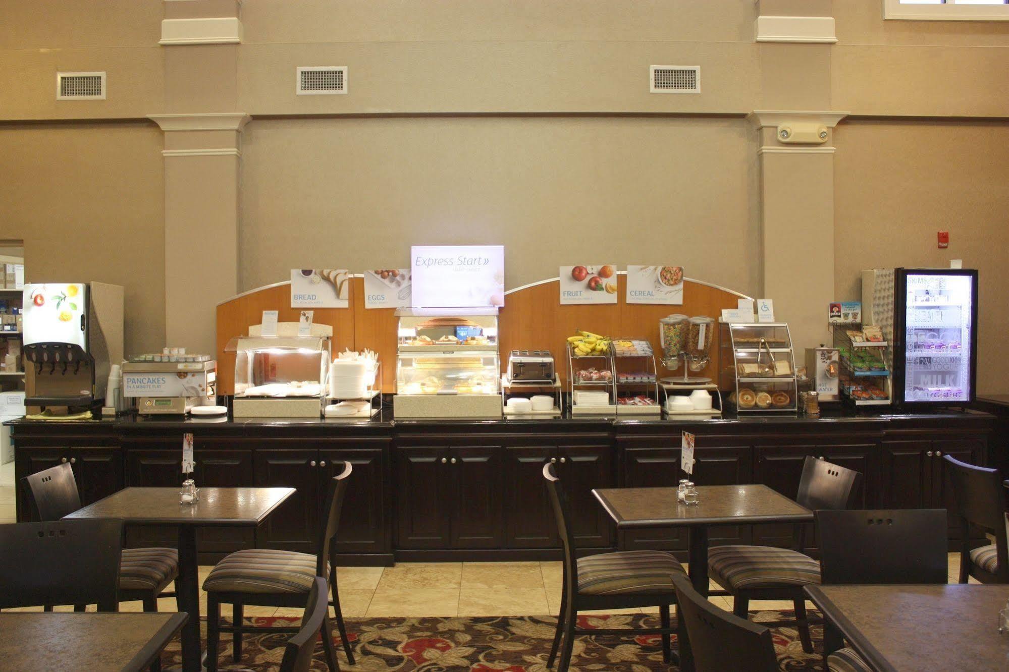 Holiday Inn Express Hotel & Suites Crestview South I-10 By Ihg Екстериор снимка