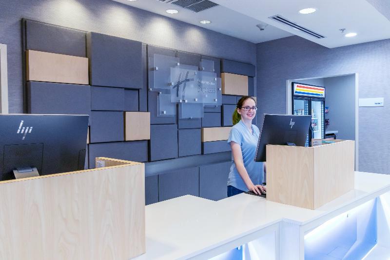 Holiday Inn Express Hotel & Suites Crestview South I-10 By Ihg Екстериор снимка